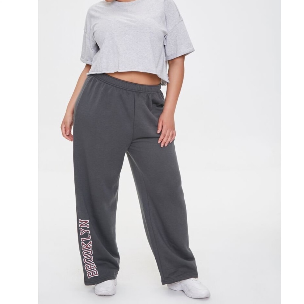 NWT F21 Plus βBrooklynβ Graphic Sweatpants - Gray - Size 0X